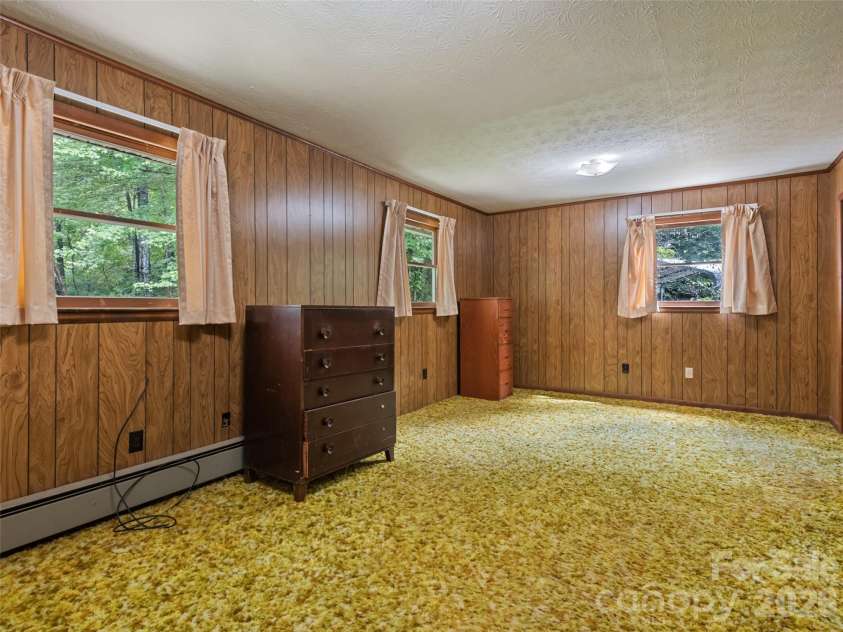177 Mica Ridge, Sylva, NC 28779.  MLS# CAR4430368, YatesRealty ID 54095. 