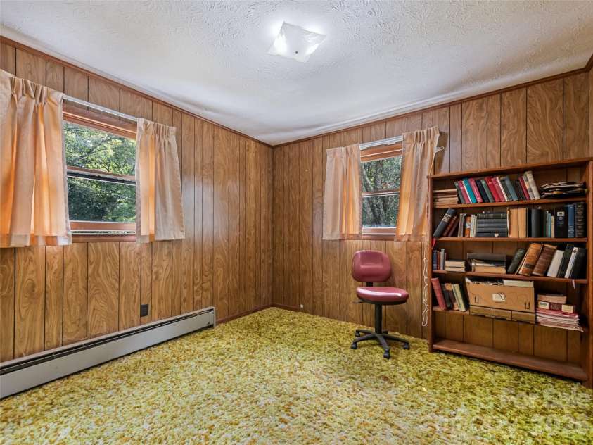 177 Mica Ridge, Sylva, NC 28779.  MLS# CAR4430368, YatesRealty ID 54095. 