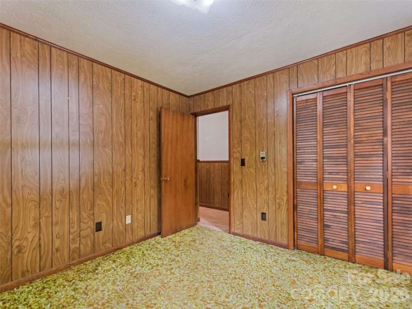 177 Mica Ridge, Sylva, NC 28779.  MLS# CAR4430368, YatesRealty ID 54095. 