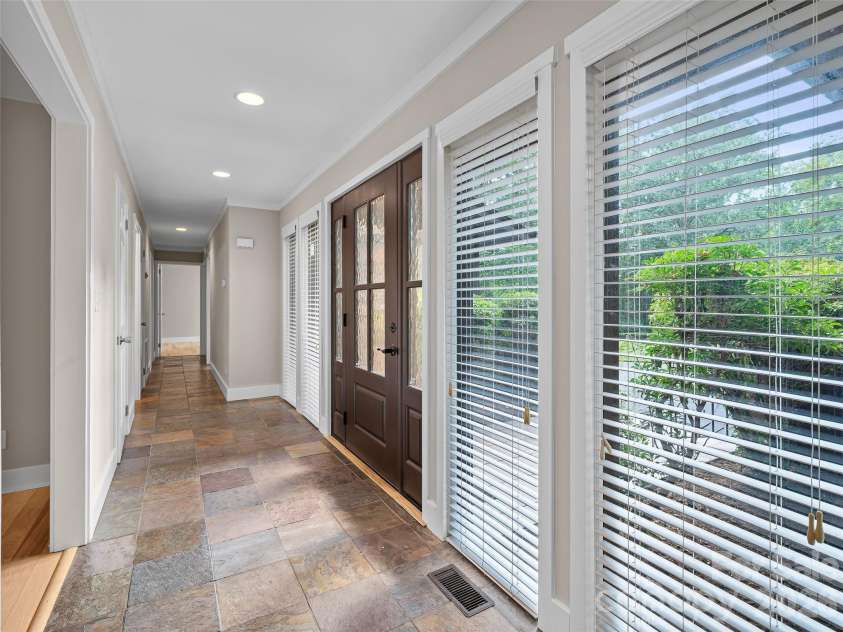 130 Brandon Road, Hendersonville, NC 28739.  MLS# CAR4429232, YatesRealty ID 54097. 