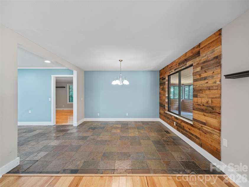 130 Brandon Road, Hendersonville, NC 28739.  MLS# CAR4429232, YatesRealty ID 54097. 