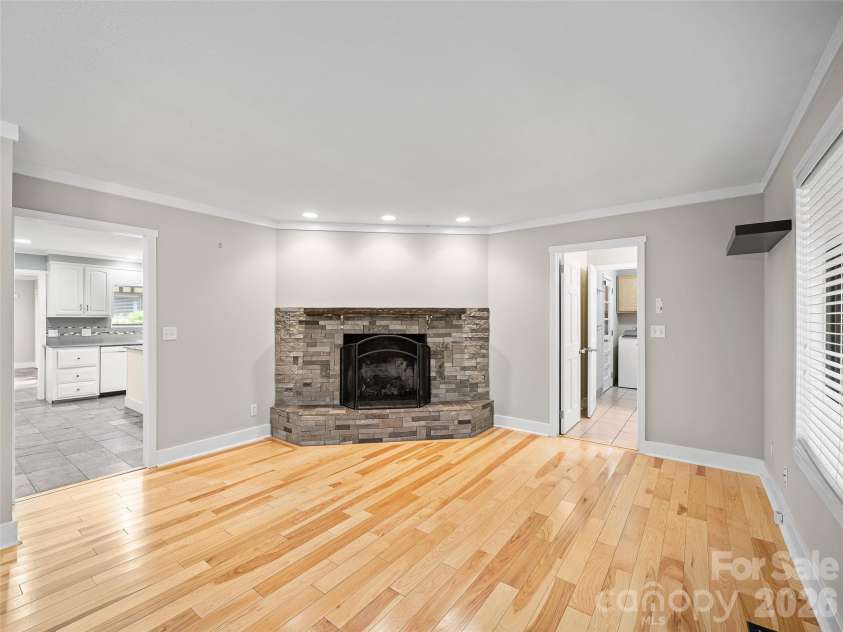 130 Brandon Road, Hendersonville, NC 28739.  MLS# CAR4429232, YatesRealty ID 54097. 