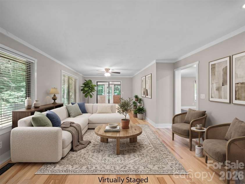 130 Brandon Road, Hendersonville, NC 28739.  MLS# CAR4429232, YatesRealty ID 54097. 