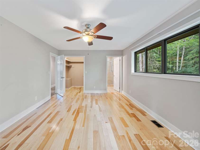 130 Brandon Road, Hendersonville, NC 28739.  MLS# CAR4429232, YatesRealty ID 54097. 
