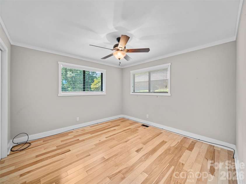 130 Brandon Road, Hendersonville, NC 28739.  MLS# CAR4429232, YatesRealty ID 54097. 