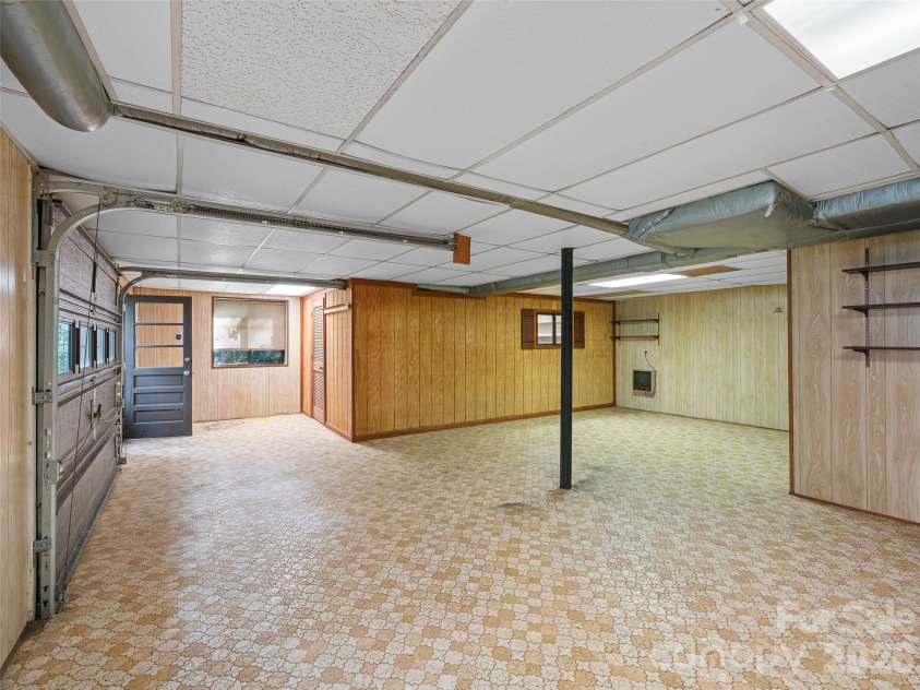 130 Brandon Road, Hendersonville, NC 28739.  MLS# CAR4429232, YatesRealty ID 54097. 