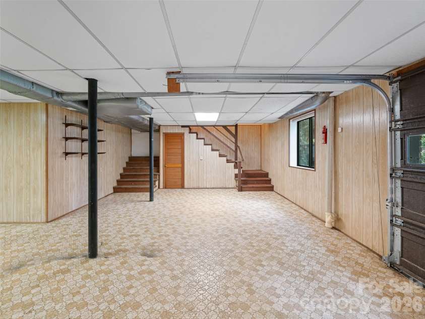 130 Brandon Road, Hendersonville, NC 28739.  MLS# CAR4429232, YatesRealty ID 54097. 