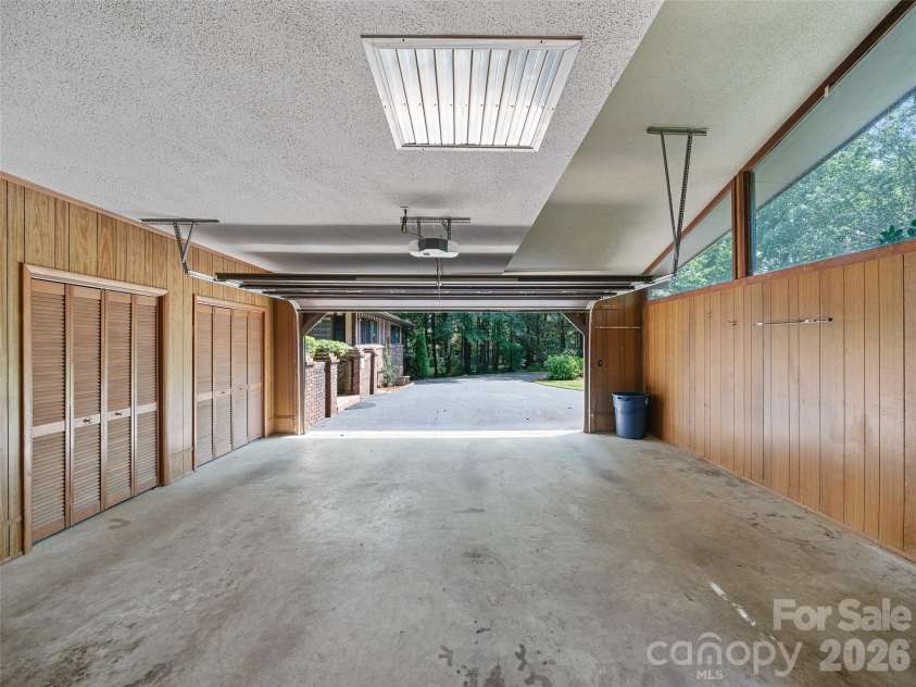 130 Brandon Road, Hendersonville, NC 28739.  MLS# CAR4429232, YatesRealty ID 54097. 