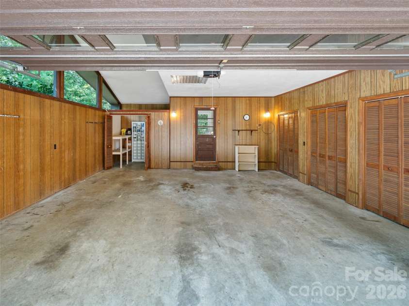130 Brandon Road, Hendersonville, NC 28739.  MLS# CAR4429232, YatesRealty ID 54097. 