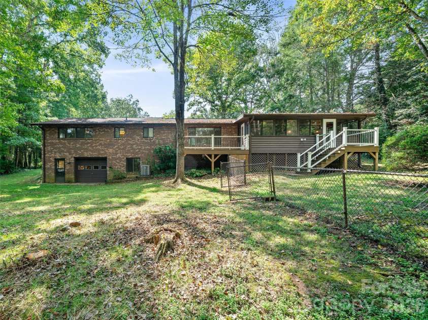 130 Brandon Road, Hendersonville, NC 28739.  MLS# CAR4429232, YatesRealty ID 54097. 