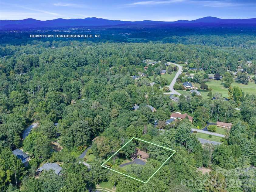 130 Brandon Road, Hendersonville, NC 28739.  MLS# CAR4429232, YatesRealty ID 54097. 