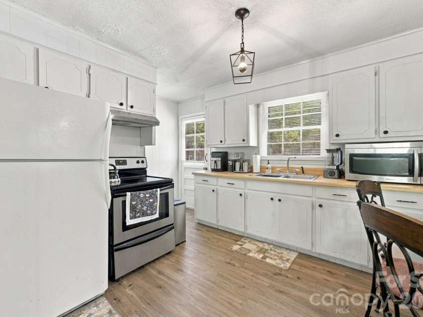 3702 Jonesville Lockhart Highway, Union, SC 29379.  MLS# CAR4429868, YatesRealty ID 54099. 