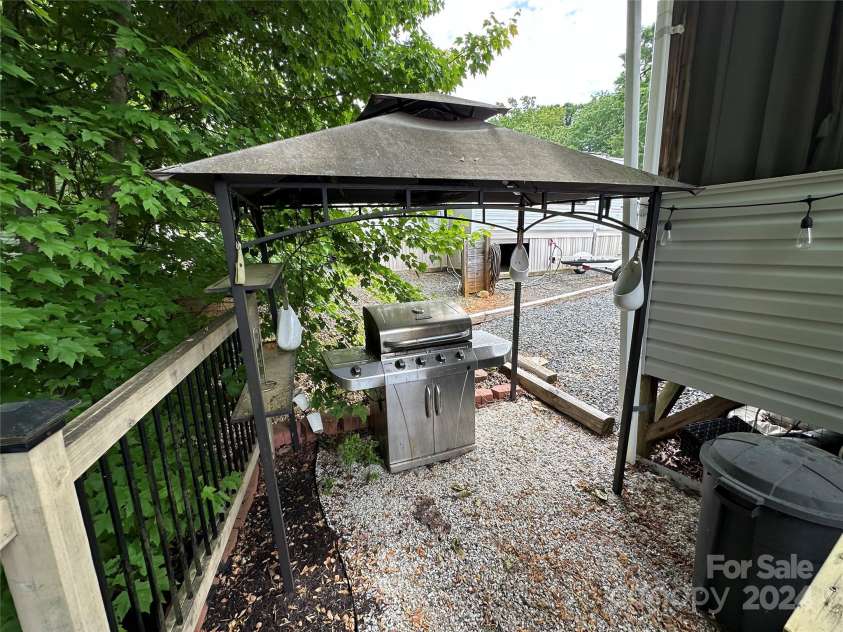 116 Hummingbird Drive, New London, NC 28127.  MLS# CAR4134280, YatesRealty ID 541. 