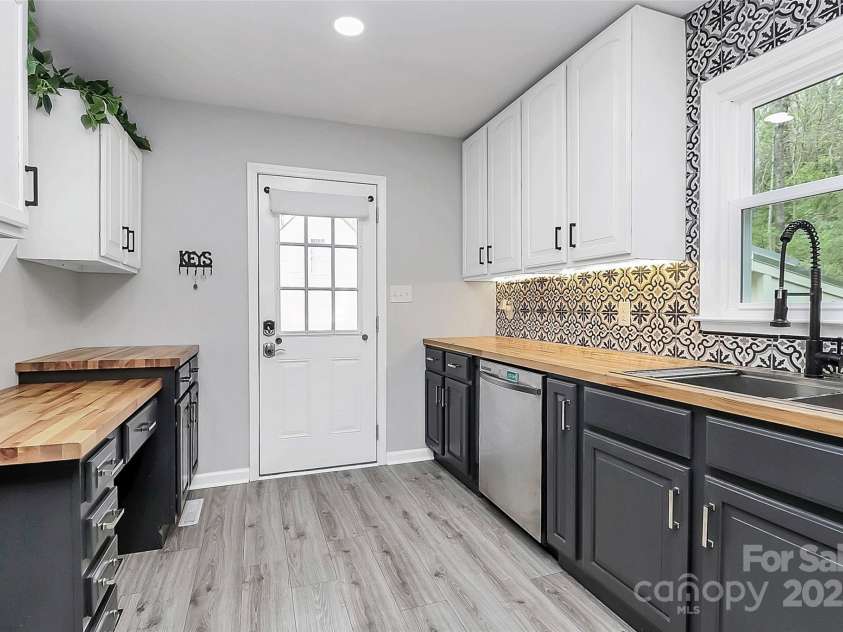 110 Shamrock Street, Concord, NC 28025.  MLS# CAR4243185, YatesRealty ID 5410. 