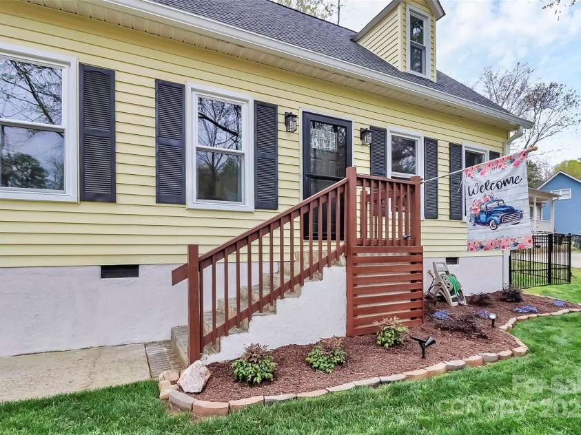 110 Shamrock Street, Concord, NC 28025.  MLS# CAR4243185, YatesRealty ID 5410. 