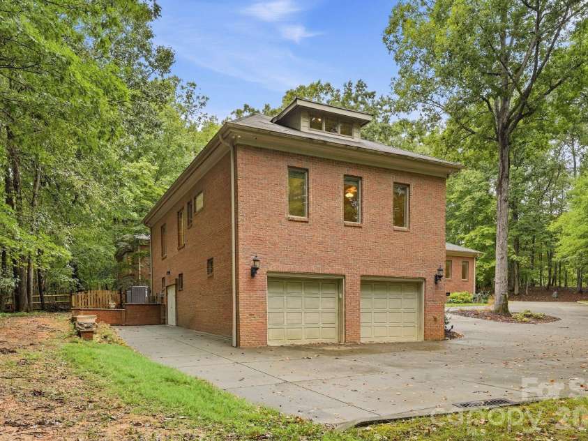 935 Woods Loop, Waxhaw, NC 28173.  MLS# CAR4429196, YatesRealty ID 54100. 