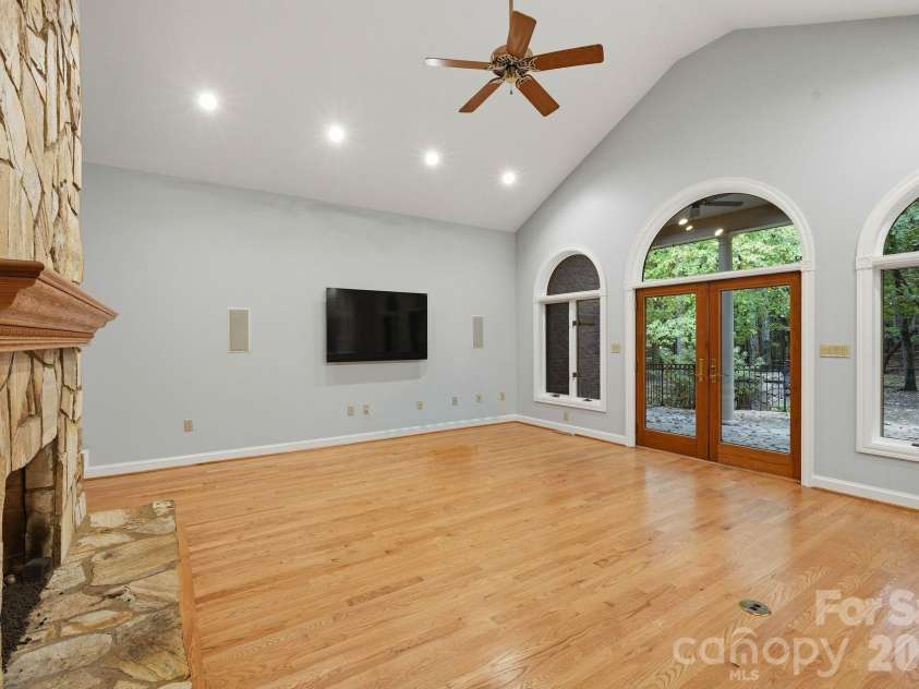 935 Woods Loop, Waxhaw, NC 28173.  MLS# CAR4429196, YatesRealty ID 54100. 