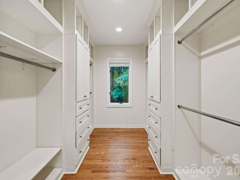 935 Woods Loop, Waxhaw, NC 28173.  MLS# CAR4429196, YatesRealty ID 54100. 