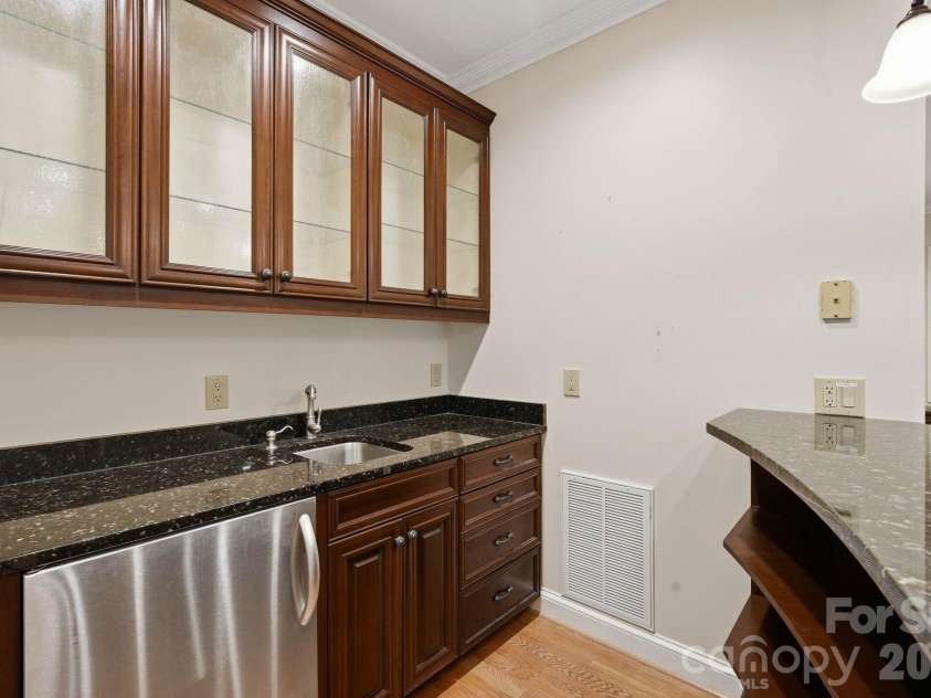 935 Woods Loop, Waxhaw, NC 28173.  MLS# CAR4429196, YatesRealty ID 54100. 