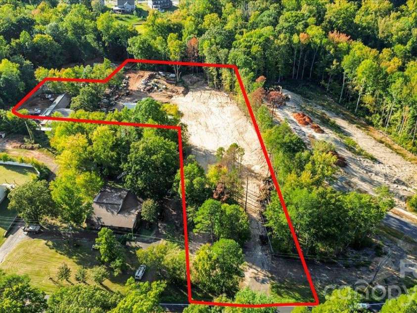 13225 Asbury Chapel Road, Huntersville, NC 28078.  MLS# CAR4430405, YatesRealty ID 54103. 