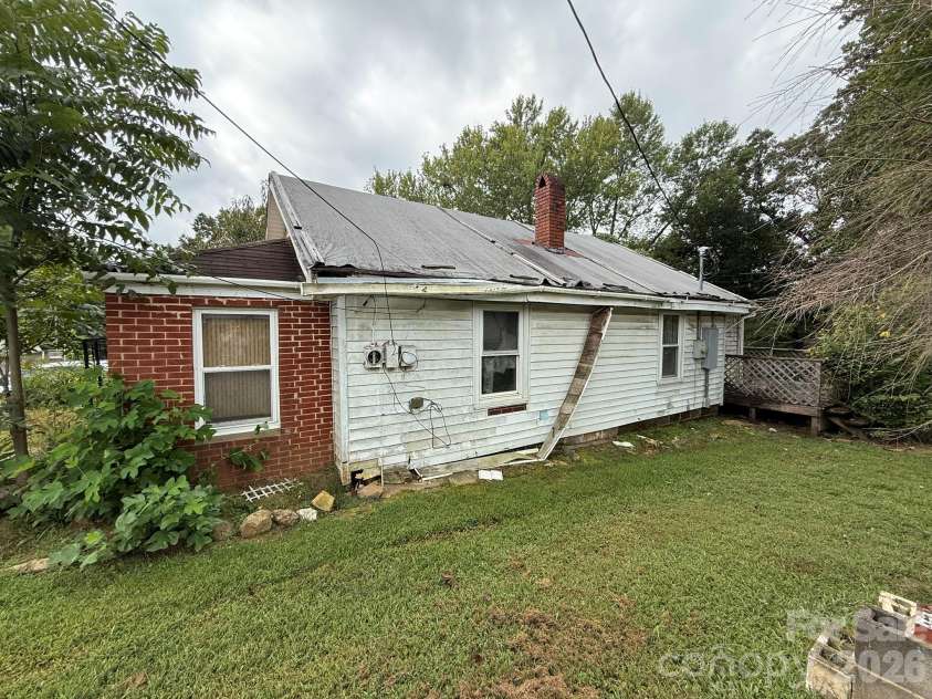 68 Morris Avenue, Marion, NC 28752.  MLS# CAR4422855, YatesRealty ID 54104. 