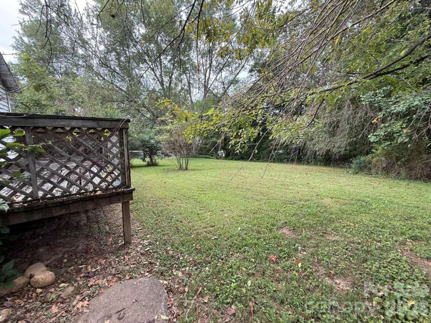 68 Morris Avenue, Marion, NC 28752.  MLS# CAR4422855, YatesRealty ID 54104. 