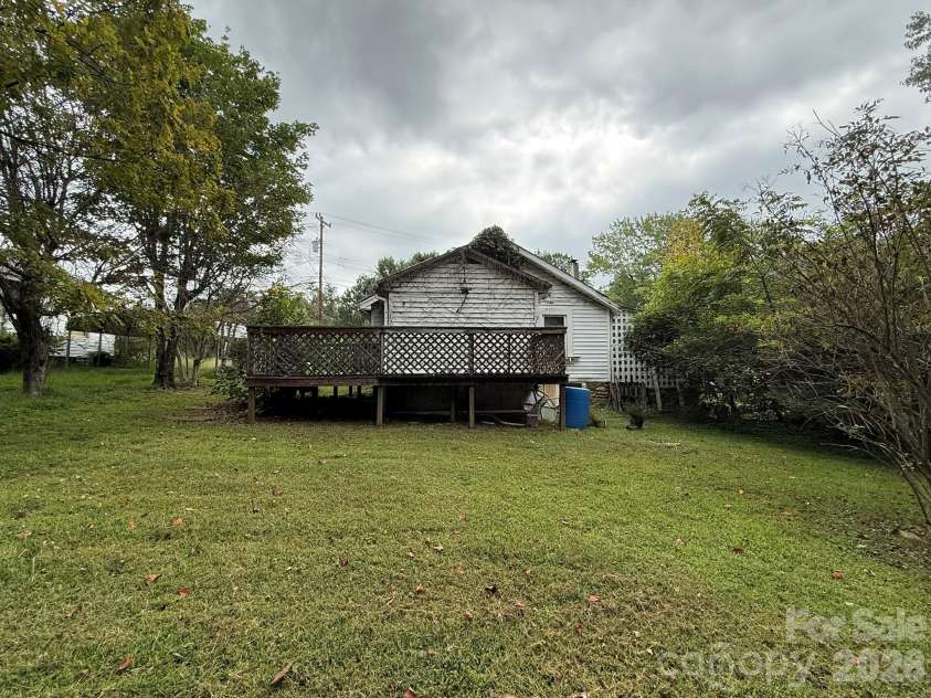 68 Morris Avenue, Marion, NC 28752.  MLS# CAR4422855, YatesRealty ID 54104. 