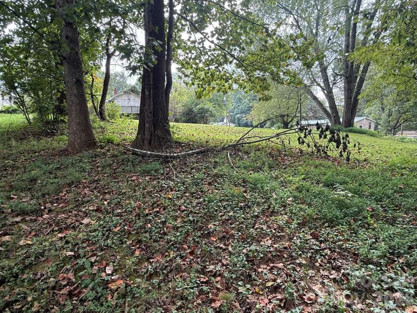 68 Morris Avenue, Marion, NC 28752.  MLS# CAR4422855, YatesRealty ID 54104. 