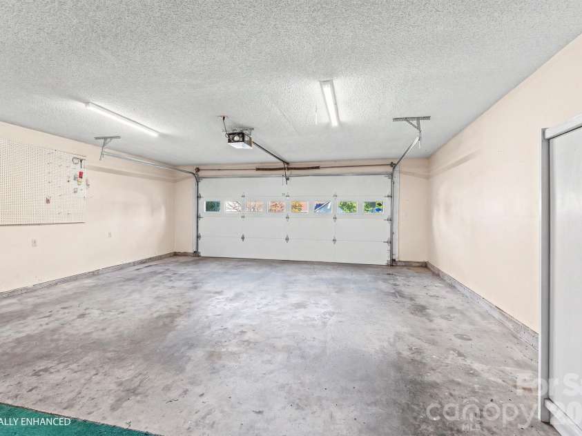 302 Hidden Creek Circle, Salisbury, NC 28147.  MLS# CAR4429824, YatesRealty ID 54105. 2-car garage