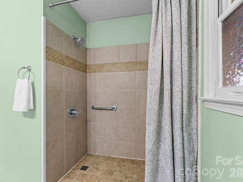 302 Hidden Creek Circle, Salisbury, NC 28147.  MLS# CAR4429824, YatesRealty ID 54105. 