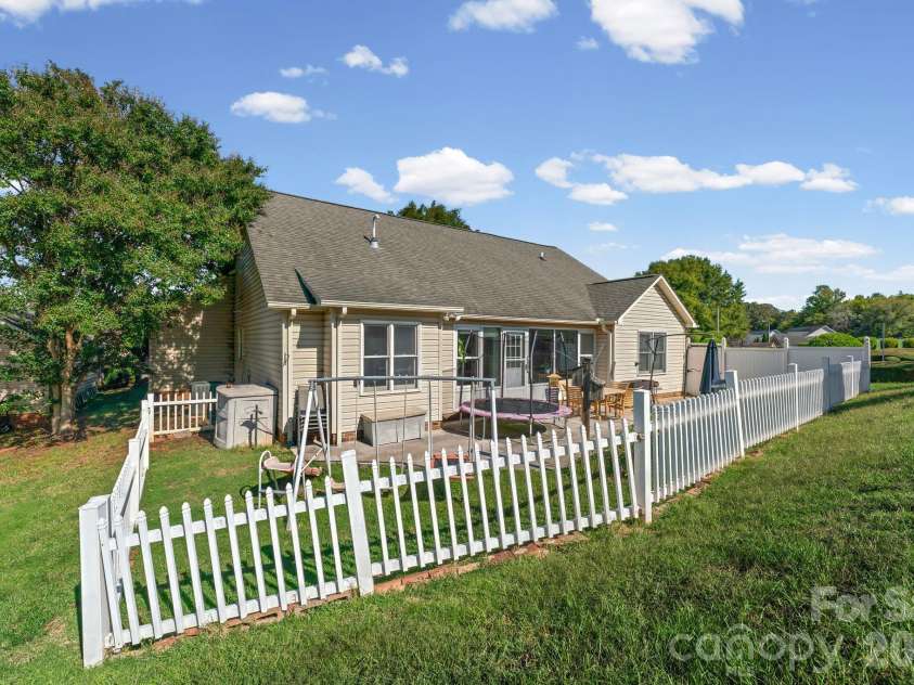 302 Hidden Creek Circle, Salisbury, NC 28147.  MLS# CAR4429824, YatesRealty ID 54105. 
