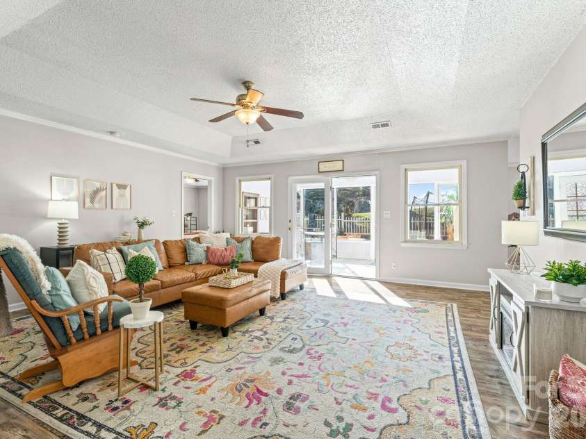 302 Hidden Creek Circle, Salisbury, NC 28147.  MLS# CAR4429824, YatesRealty ID 54105. Living Room
