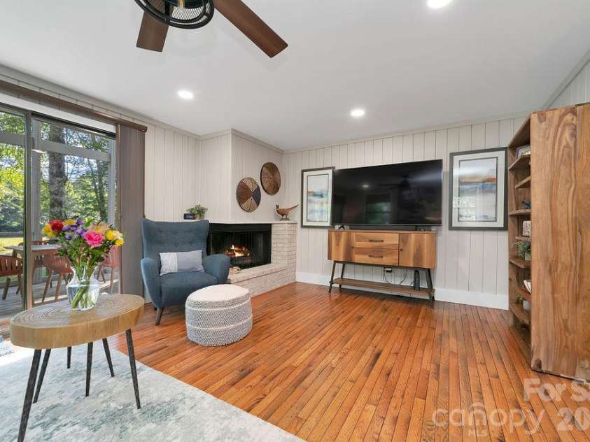 33 Lakeside Villas Drive, Brevard, NC 28712.  MLS# CAR4428174, YatesRealty ID 54107. Cozy Corner Fireplace
