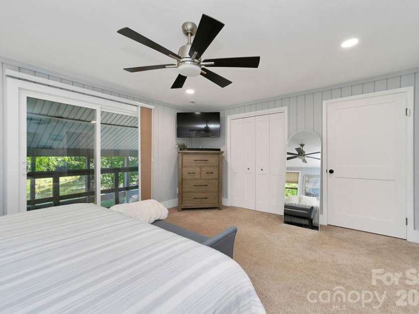 33 Lakeside Villas Drive, Brevard, NC 28712.  MLS# CAR4428174, YatesRealty ID 54107. Lake View