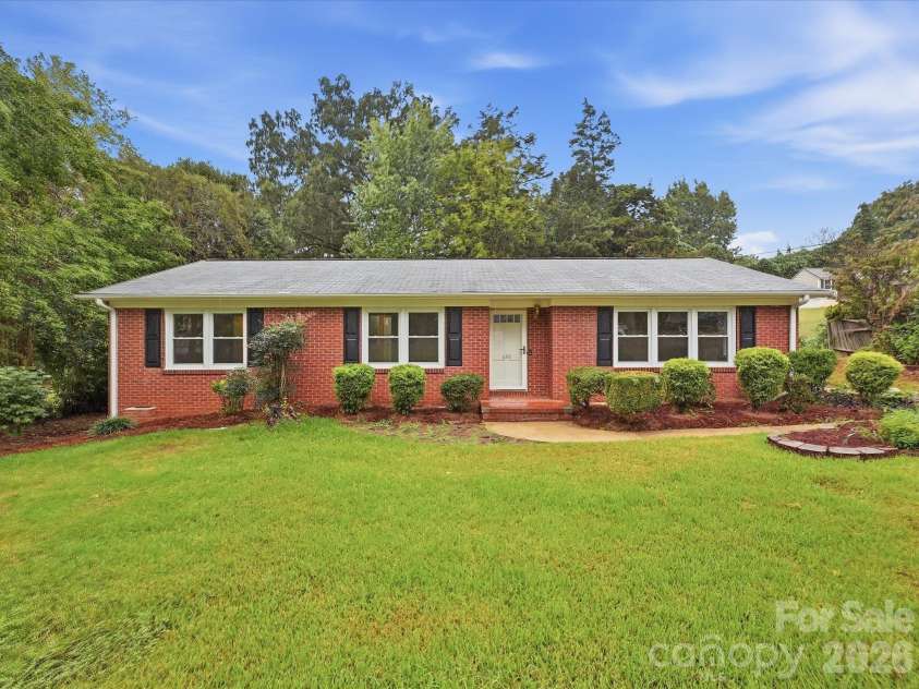 655 Greenbriar Avenue, Rock Hill, SC 29730.  MLS# CAR4429984, YatesRealty ID 54108. 
