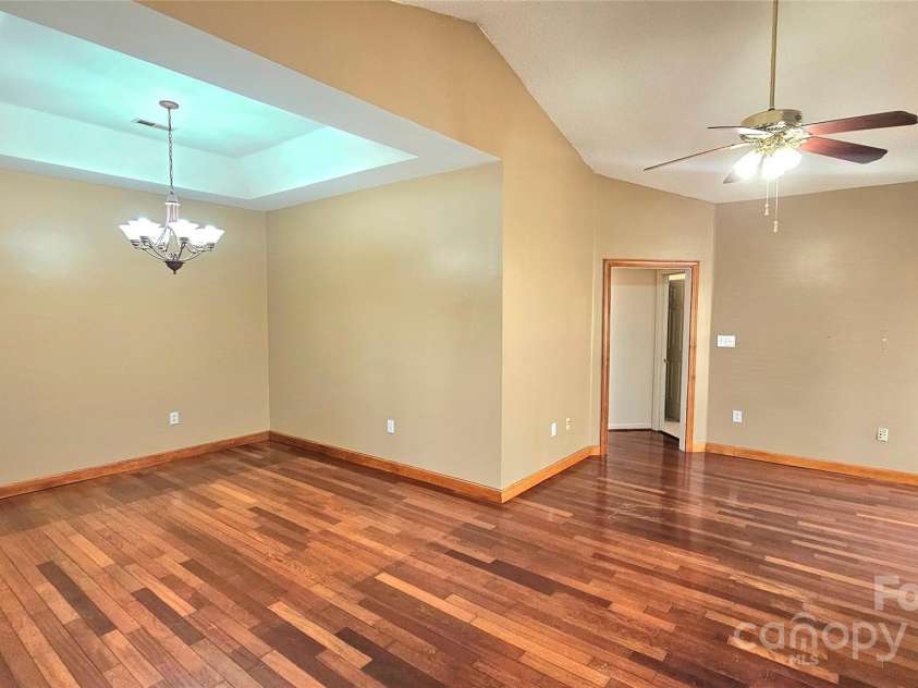 5016 Haybridge Road, Charlotte, NC 28269.  MLS# CAR4240523, YatesRealty ID 5411. Dining Room
