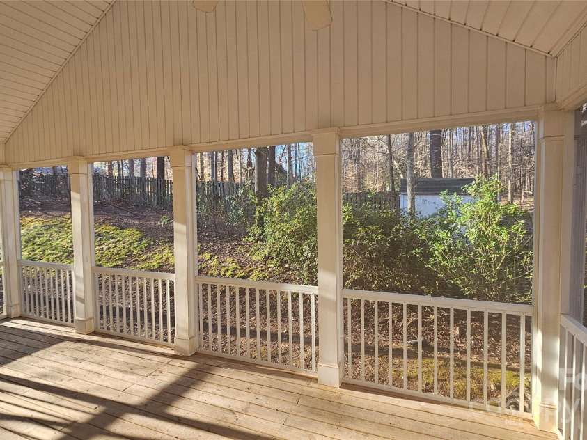 5016 Haybridge Road, Charlotte, NC 28269.  MLS# CAR4240523, YatesRealty ID 5411. Screened Porch
