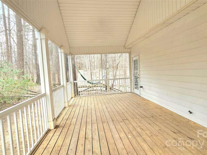 5016 Haybridge Road, Charlotte, NC 28269.  MLS# CAR4240523, YatesRealty ID 5411. Screened Porch