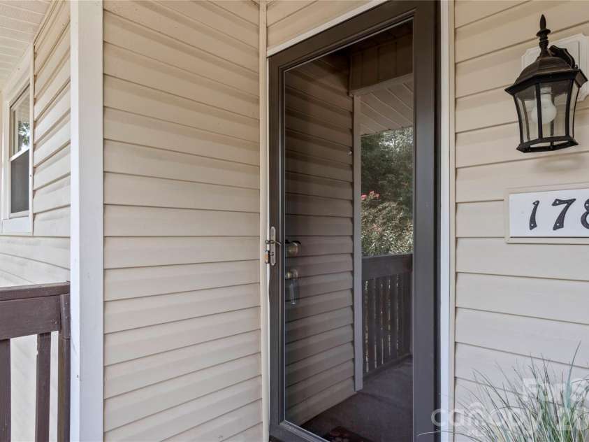 178 Driftwood Lane, Winston Salem, NC 27104.  MLS# CAR4430407, YatesRealty ID 54110. 