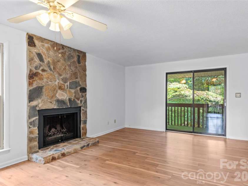 178 Driftwood Lane, Winston Salem, NC 27104.  MLS# CAR4430407, YatesRealty ID 54110. 