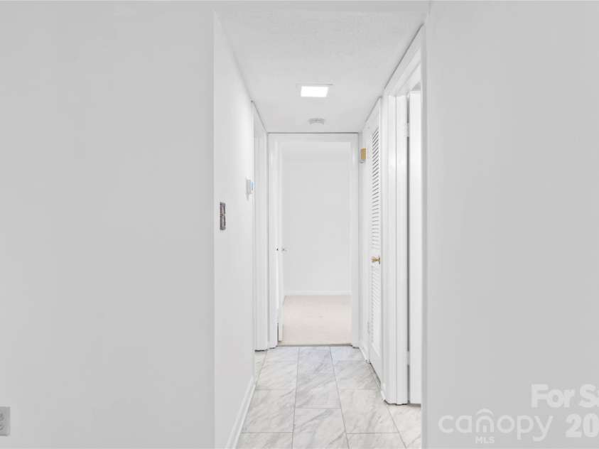 178 Driftwood Lane, Winston Salem, NC 27104.  MLS# CAR4430407, YatesRealty ID 54110. 