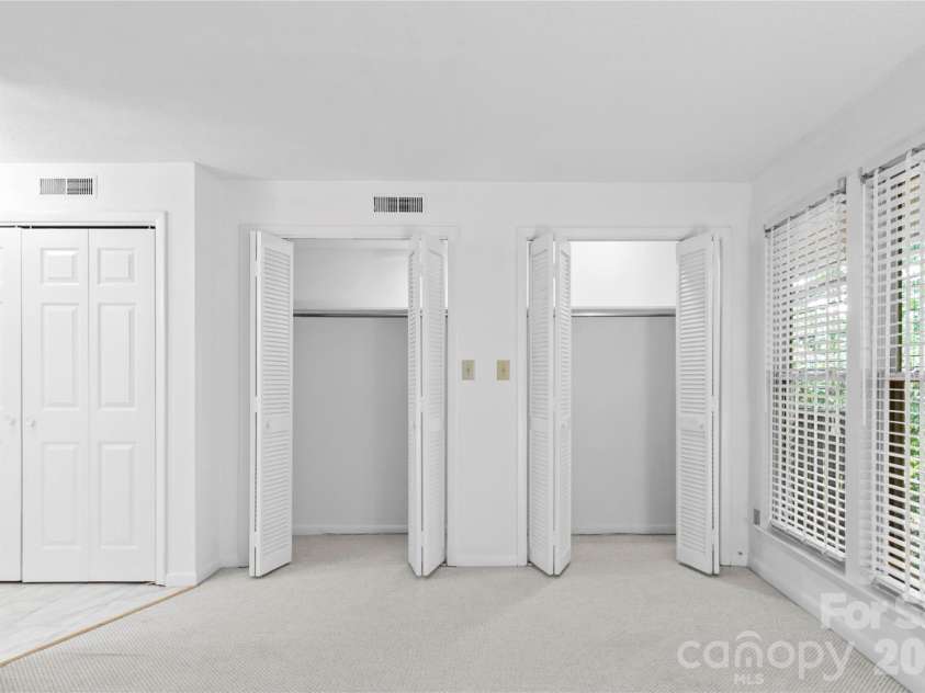 178 Driftwood Lane, Winston Salem, NC 27104.  MLS# CAR4430407, YatesRealty ID 54110. 