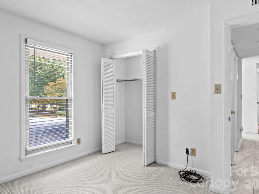 178 Driftwood Lane, Winston Salem, NC 27104.  MLS# CAR4430407, YatesRealty ID 54110. 