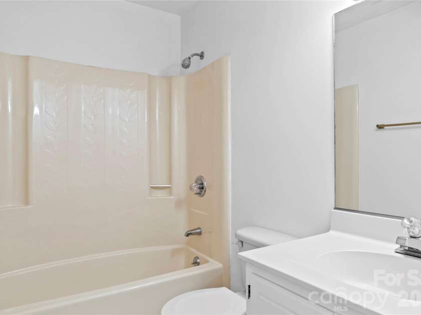 178 Driftwood Lane, Winston Salem, NC 27104.  MLS# CAR4430407, YatesRealty ID 54110. 