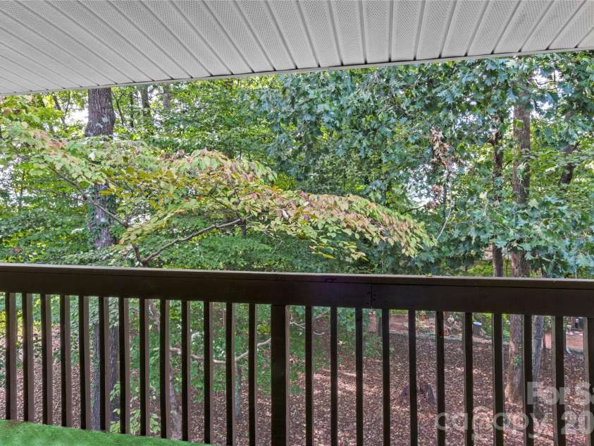 178 Driftwood Lane, Winston Salem, NC 27104.  MLS# CAR4430407, YatesRealty ID 54110. 