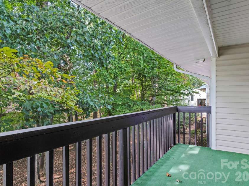 178 Driftwood Lane, Winston Salem, NC 27104.  MLS# CAR4430407, YatesRealty ID 54110. 