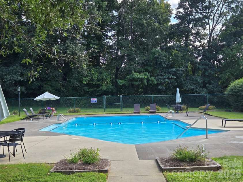 178 Driftwood Lane, Winston Salem, NC 27104.  MLS# CAR4430407, YatesRealty ID 54110. 