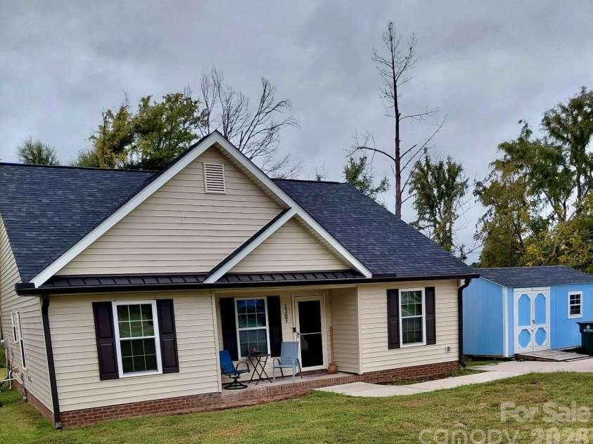 1305 Crawford Road, Rock Hill, SC 29730.  MLS# CAR4429444, YatesRealty ID 54112. 