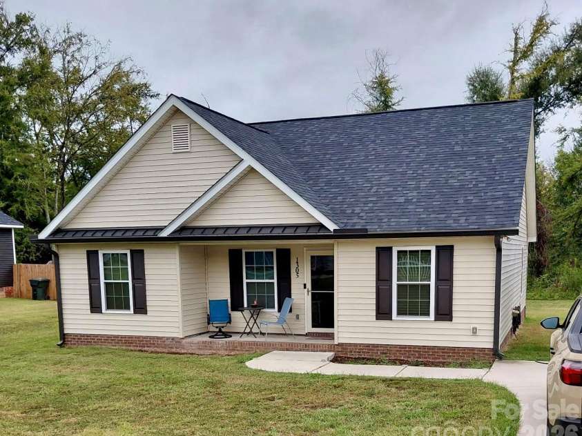 1305 Crawford Road, Rock Hill, SC 29730.  MLS# CAR4429444, YatesRealty ID 54112. 