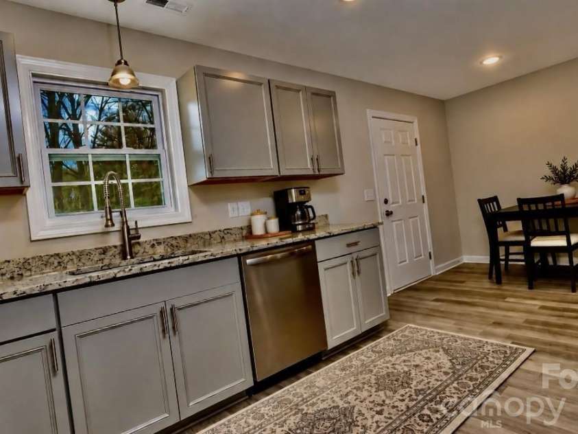 1305 Crawford Road, Rock Hill, SC 29730.  MLS# CAR4429444, YatesRealty ID 54112. 